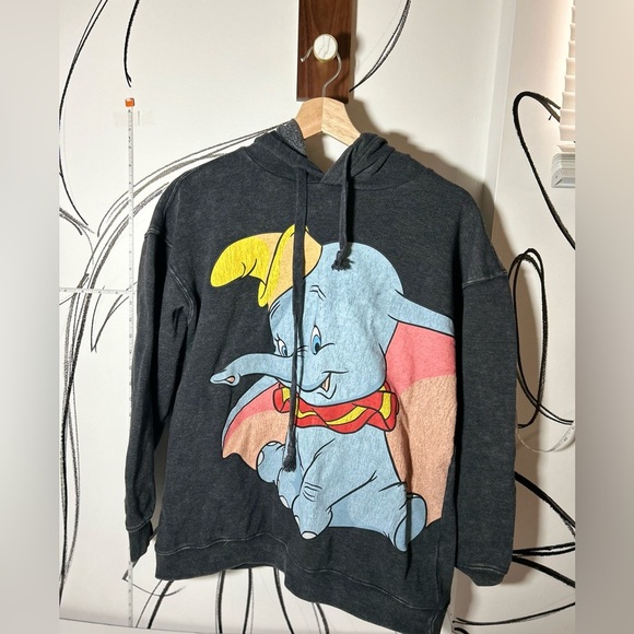 Disney Dumbo Dark Gray Graphic Hoodie, Vintage Feel, Size Medium - Picture 1 of 8